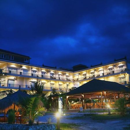 Padadita Beach Hotel Waingapu Ngoại thất bức ảnh