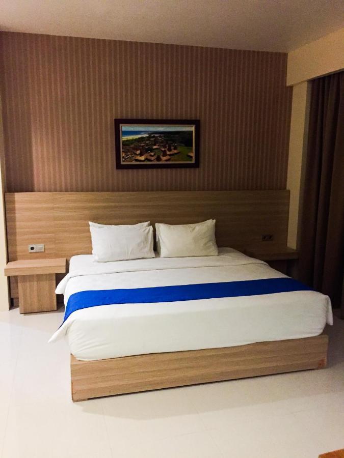 Padadita Beach Hotel Waingapu Ngoại thất bức ảnh