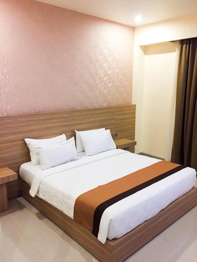 Padadita Beach Hotel Waingapu Ngoại thất bức ảnh