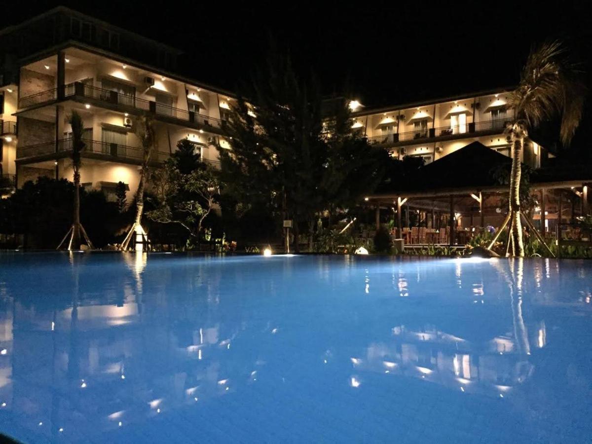 Padadita Beach Hotel Waingapu Ngoại thất bức ảnh