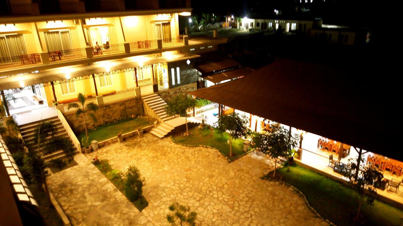 Padadita Beach Hotel Waingapu Ngoại thất bức ảnh