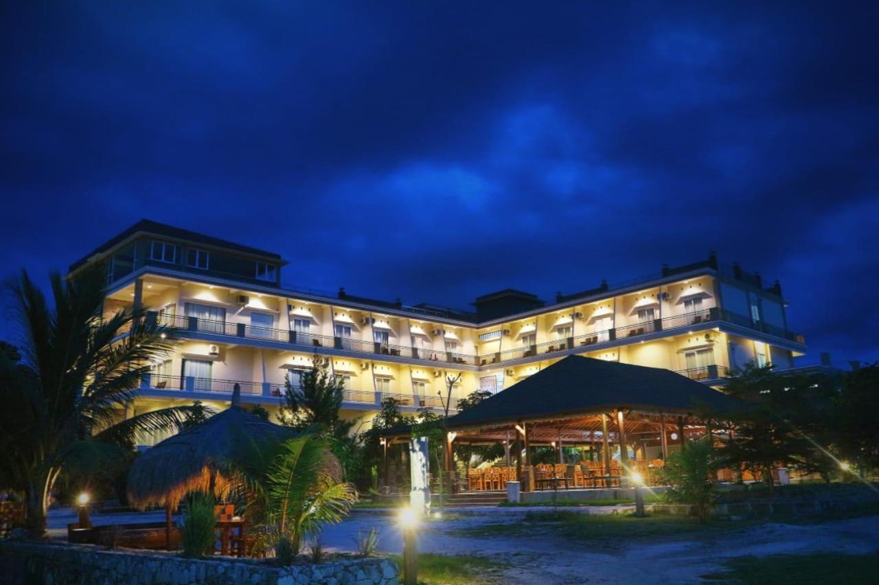 Padadita Beach Hotel Waingapu Ngoại thất bức ảnh